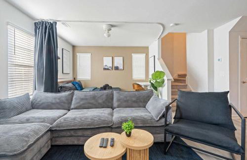 4BR Townhouse King Bed 2-Story Near NC State - Foto 44