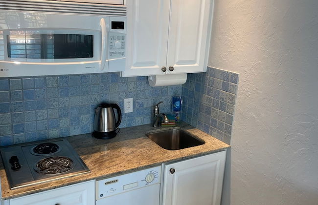 2 Bedroom Waterfront Pool Side! - Foto 65