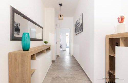 GFC Eternal Rome Apartment - 5min to Tiburtina Station MetroB, 2 Bathrooms, Terrace, A-C - Photo 41