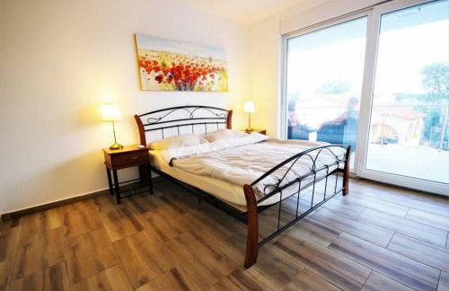 New Villa with Pool - Foto 22