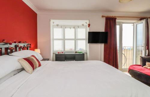 Stunning Seaviews - Beach House - Jacuzzi Bath tub - Foto 1