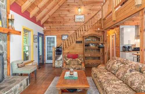 Secluded Cabin with Quality Furnishing and Hot Tub - Foto 9