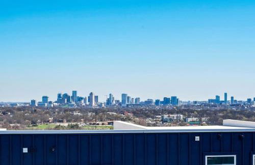 Rooftop Views - Hot Tub - Near Honky Tonks & Bars - Photo 6