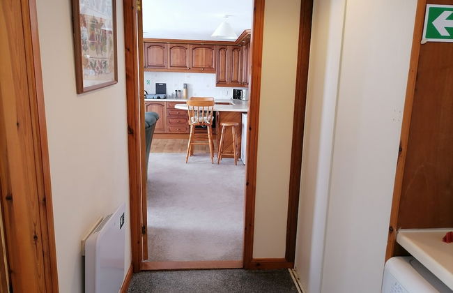 Impeccable 2-bed Flat in Wick - Photo 10