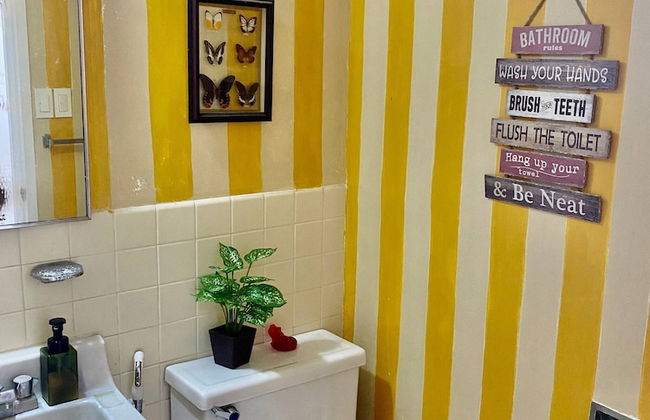 House w 3 Bedrooms And 3 Baths - Free Parking - Photo 17