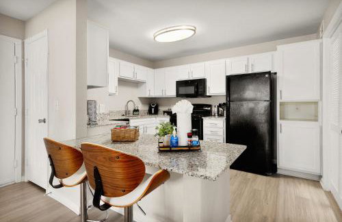 ATX Retreat Close to UT, DT & Lady Bird Lake - Photo 18