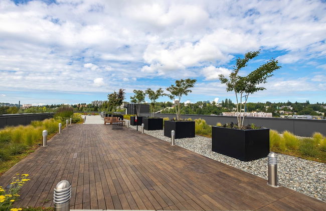 Modern Studio Steps to UW - Foto 20