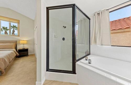 4Br Model Home w Pool and Pool table in Henderson - Foto 14