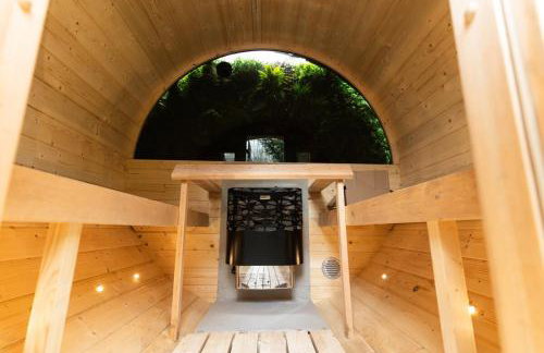 Tree House - Luxury Riverside Escape! - Foto 9