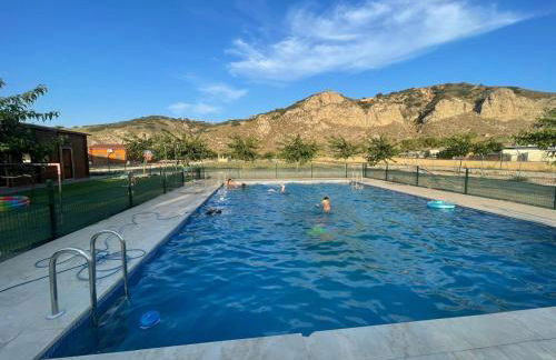 Granja escuela con bungalows Familias y grupos Parking privado gratuito - Foto 10