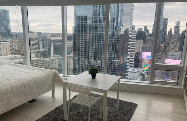 Waterfront Yonge Apartments - Photo 1