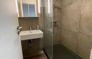 Cozy apartment city nightlife - Foto 10