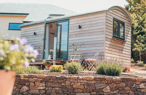 Elmhut Shepherd's Hut with Hot Tub - Foto 1