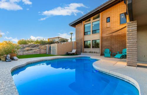 3BR Retreat with Heated Pool, BBQ and Mountain Views - Foto 9