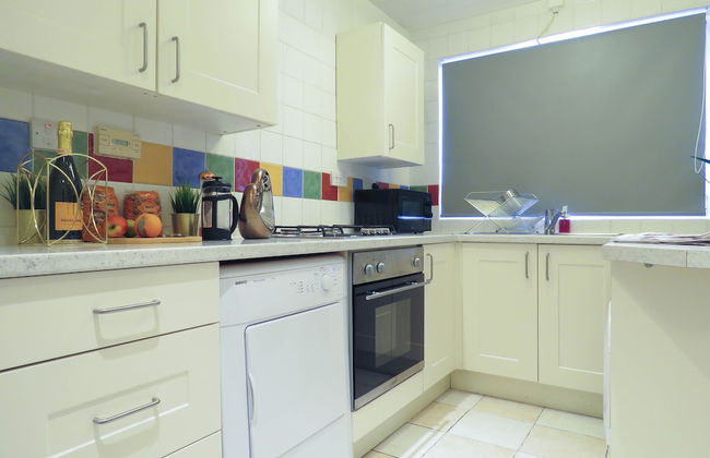 Three Bedroom Duplex Balcony and Parking - Foto 8