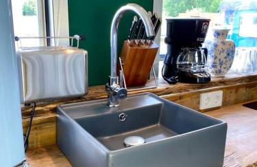 Gleis 1, Eisenbahn Waggon mit Whirlpool und Ofen - Foto 21