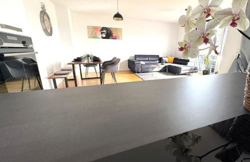 Gehobenes Wohnen mit Balkon, Parkplatz und keine 10 Minuten in die City - Foto 8