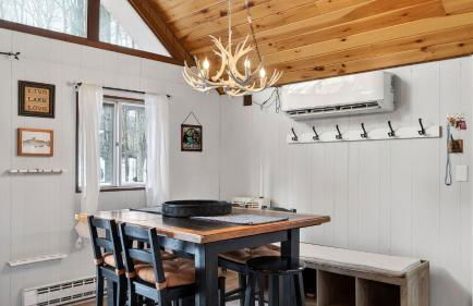 Evergreen Lodge by AvantStay Poconos Lake Cabin Fireplace Large Deck Near Jack Frost Kalahari - Foto 12