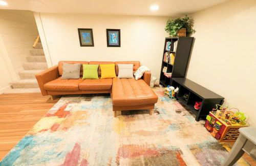 Elegant Linden Hills Home Family-Friendly Walk to Lake - Foto 10