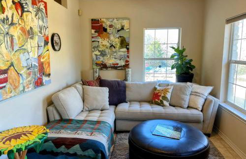 Gated Estate Escape! Three BR - Foto 8