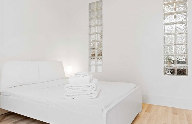 Refined, Light 1 Bed Apt w Balcony in Brixton - Foto 6