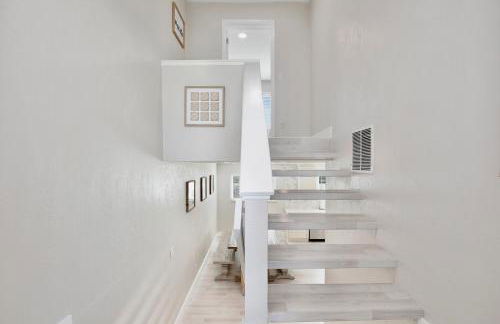 ZEN BEACH RETREAT - OCEAN VIEW TOWNHOUSE -No Drive Beach - Foto 74