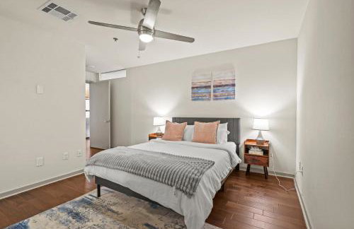 High-Rise 30th Flr Modern Apt, Downtown Dallas - Foto 25