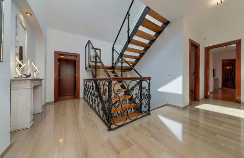 Holidays2Malaga Candado House pool & garden - Photo 72