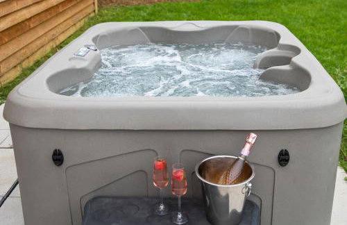 Luxury Barn Conversion with Hot Tub- 'Blackbird' - Foto 12
