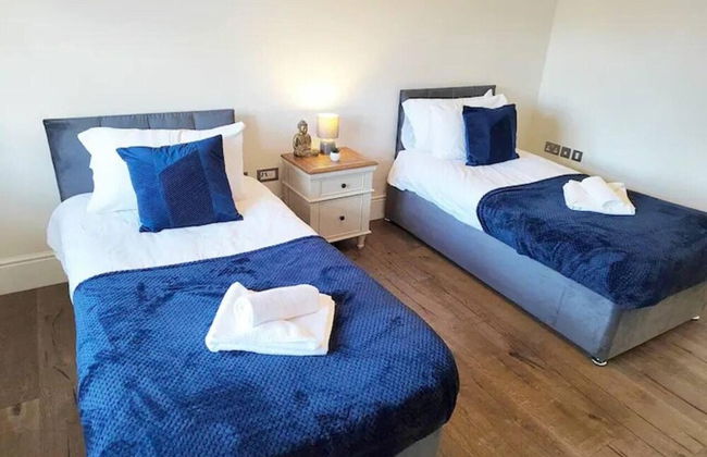 The Ayres House 2-bed Apartment in Cambridge - Photo 5