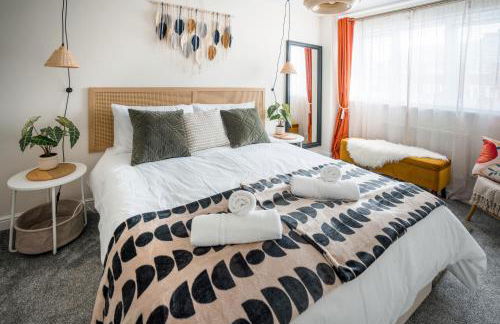 Leeds 4-bed house - hot tub, parking & games - Foto 23