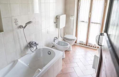 Sunny holiday home with swimming pool - Photo 34