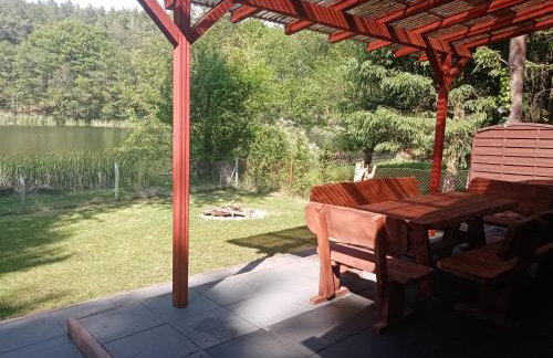 Urokliwy Domek nad Brzegiem Jeziora - Foto 11