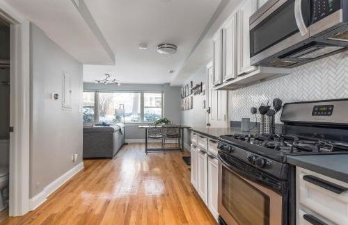 The Bright Retreat in Andersonville - Photo 8