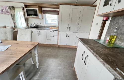 Honeysuckle Hot Tub Lodge - Foto 9