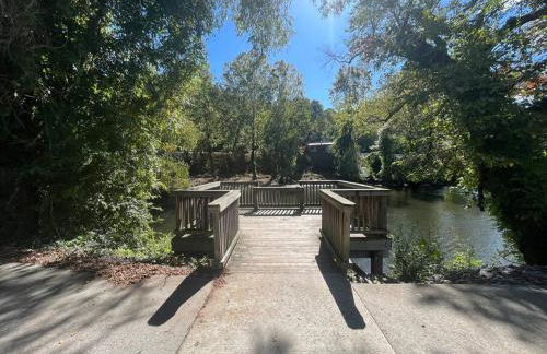 The Fishing Hole #4 Near Town - Foto 52