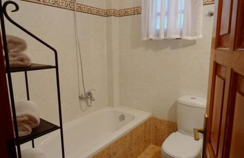 Wood and Stone Villa - Foto 35