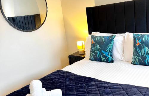 City Centre House - Pet Friendly - Free Parking - 2 Bedroom - Large Garden - Foto 21