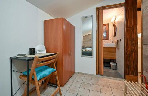 Gorgeous Home In Bjelovar - Foto 24