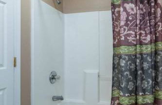 Carries Cottage- Hot Tub, Firepit, Covered Deck - Foto 27