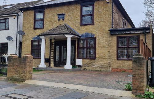 5 Bed 5 Bath Luxury Home Near Heathrow Free Parking - Foto 8