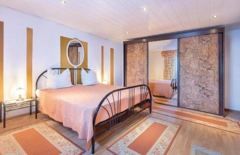 3 Bedroom Awesome Apartment In Pavicini - Photo 25