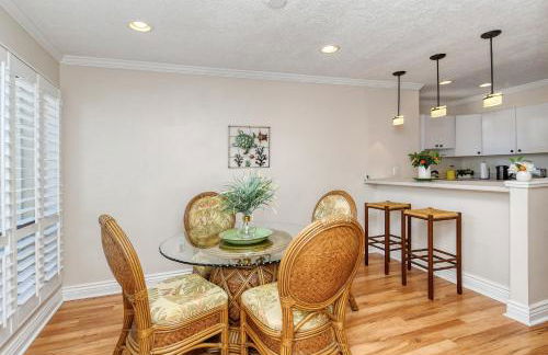 Two-Level, Heated Pool, Trolley to Beach & Village - Foto 18