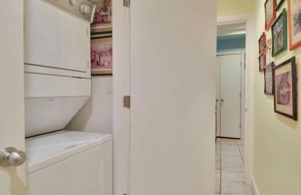 Trumans Hideaway by AvantStay Top Location w Patio BBQ Shared Pool Month Long Stays - Foto 17