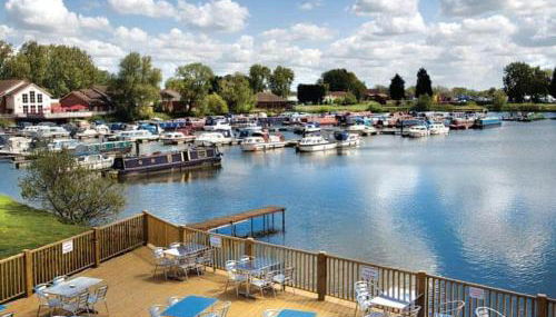 Lovely Static 6 Bed Caravan at Billing Aquadrome - Foto 3