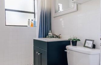 One bedroom private apt 2 blocks to beach King Bed - Foto 22