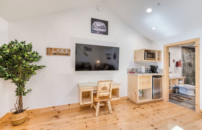 Cottage Like Suite With Private Hot Tub - Foto 5