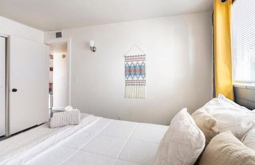 2BR Apt with BBQ & Parking Spring Fling Stay - Foto 19