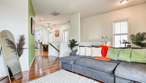 Prime Location - Stylish 2BR Minutes to Downtown - Foto 4