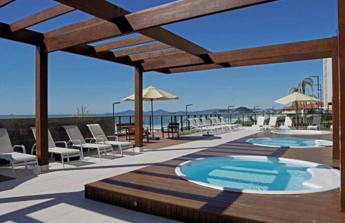 Apê pé na areia com vista mar e próximo ao Beto Carrero - Condomínio Vila Açoriana - Photo 1